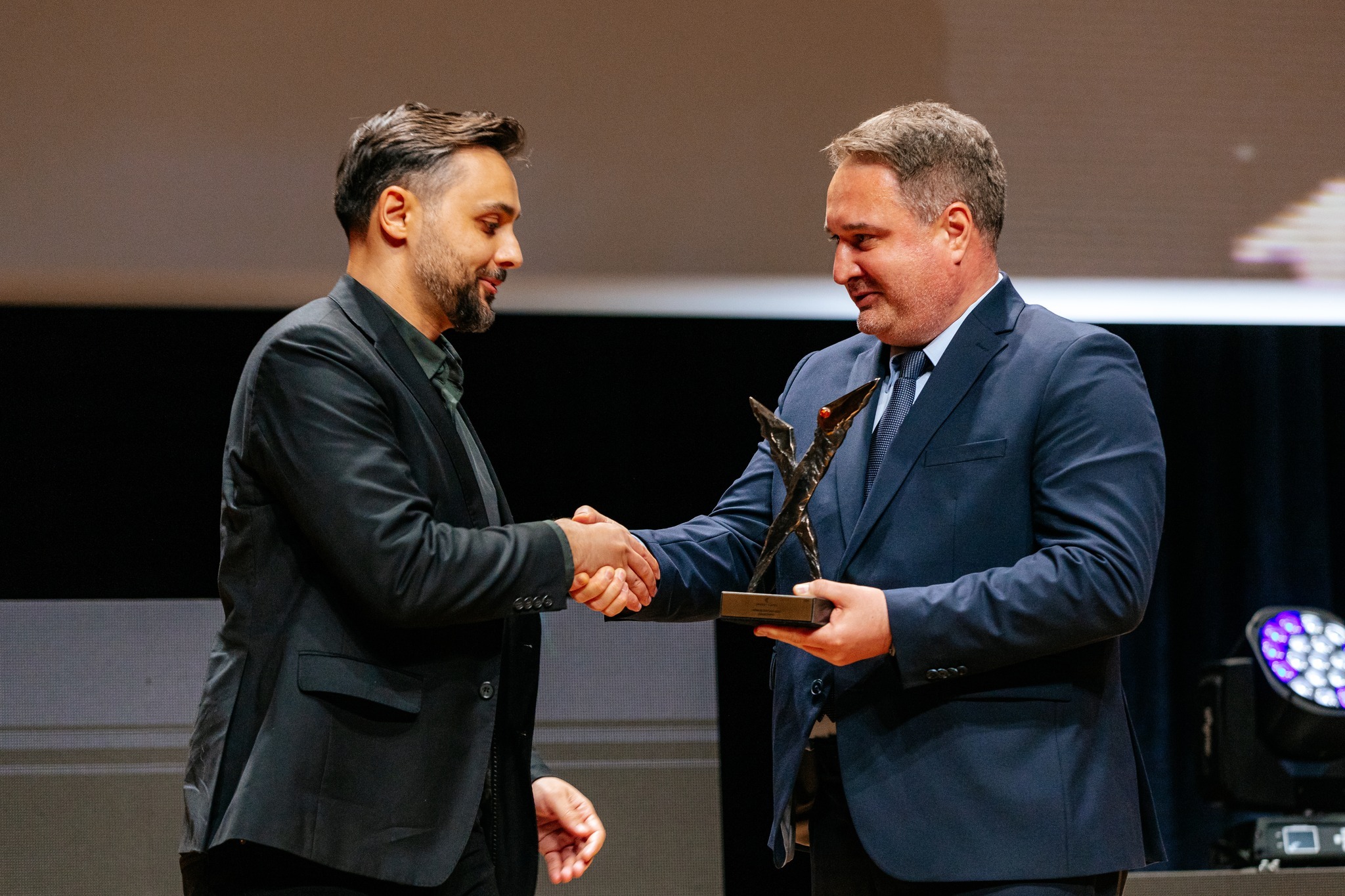 zondacrypto named Blockchain Company of the Year 2023 at Invest Cuffs