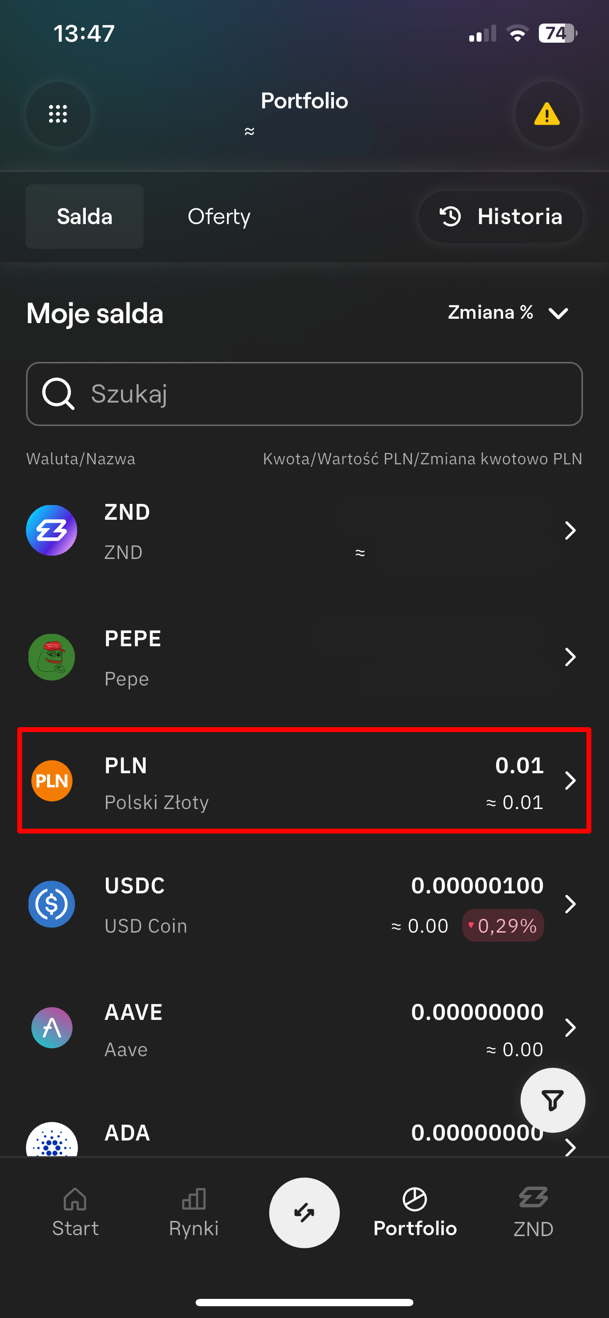 Ekran „Portfolio” w aplikacji mobilnej z czerwoną ramką zaznaczającą portfel waluty PLN (Polski Złoty).