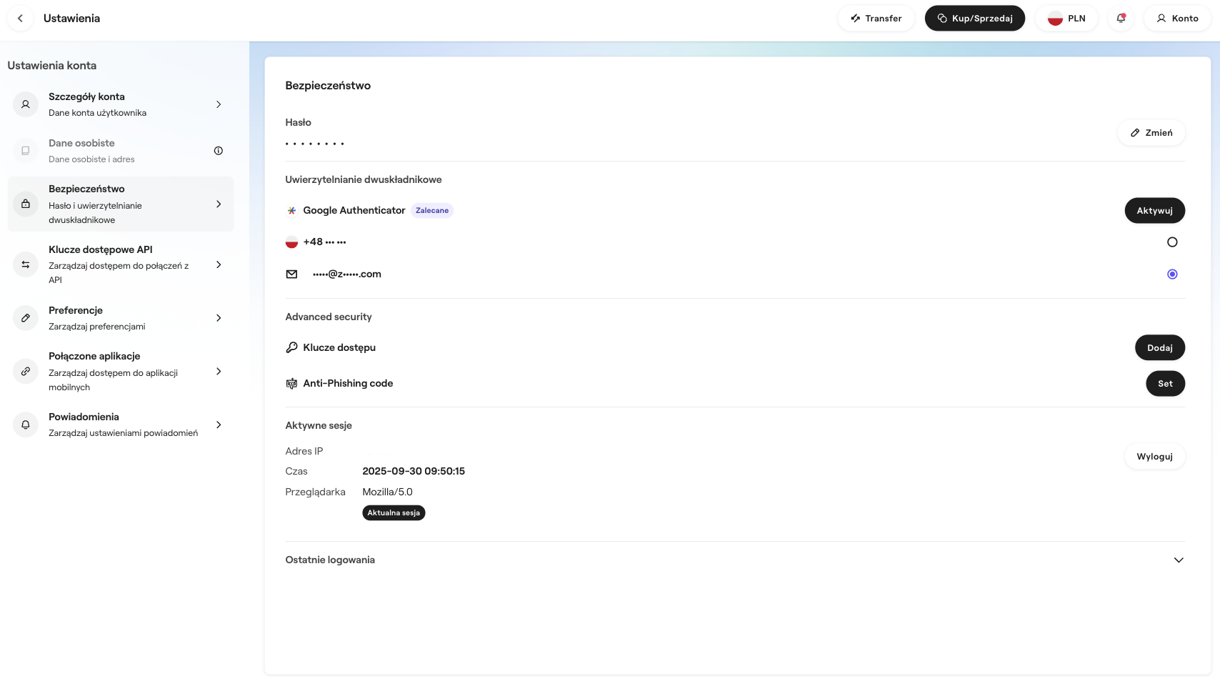 Zrzut ekranu przedstawiający panel „Ustawienia” w serwisie zondacrypto. W menu po lewej stronie zaznaczona jest opcja „Bezpieczeństwo”. Prawa część ekranu, w sekcji „Bezpieczeństwo”, zawiera opcje zarządzania hasłem oraz „Uwierzytelnianie dwuskładnikowe”, gdzie widać, że Google Authenticator jest włączony. Poniżej znajdują się sekcje „Zaawansowane bezpieczeństwo” (z opcjami kluczy dostępu i antyphishing code) oraz „Aktywne sesje” i „Ostatnie logowania”.