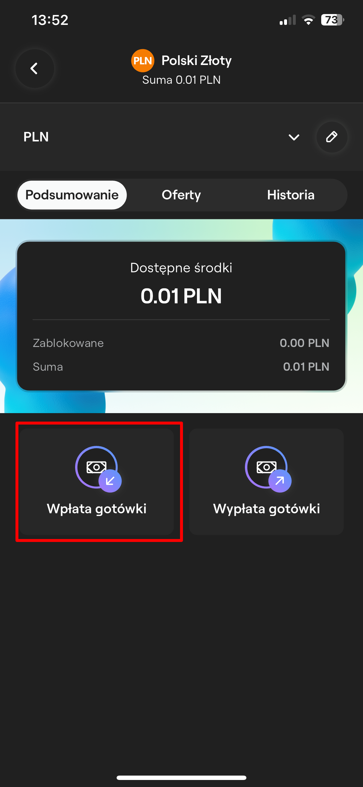 Widok portfela waluty PLN z zaznaczonym czerwoną ramką przyciskiem „Wpłata gotówki”.